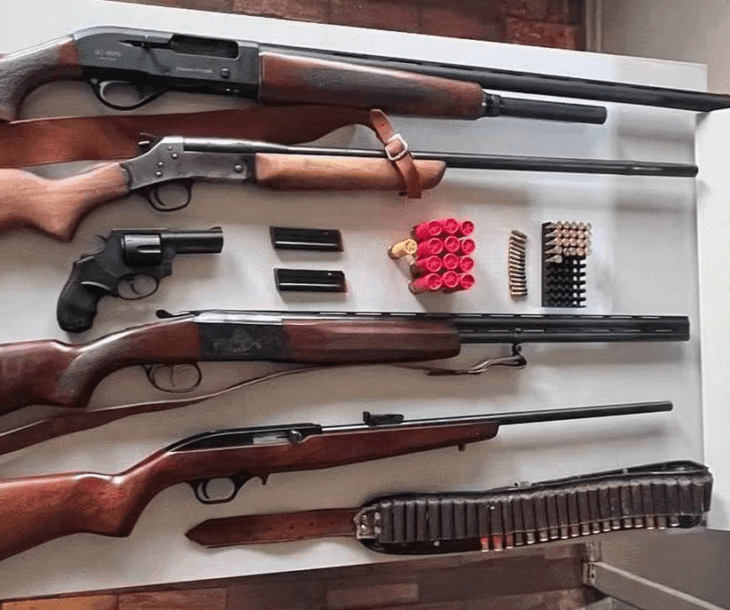 Ação policial em Constantina recolhe cinco armas de fogo durante ordem judicial