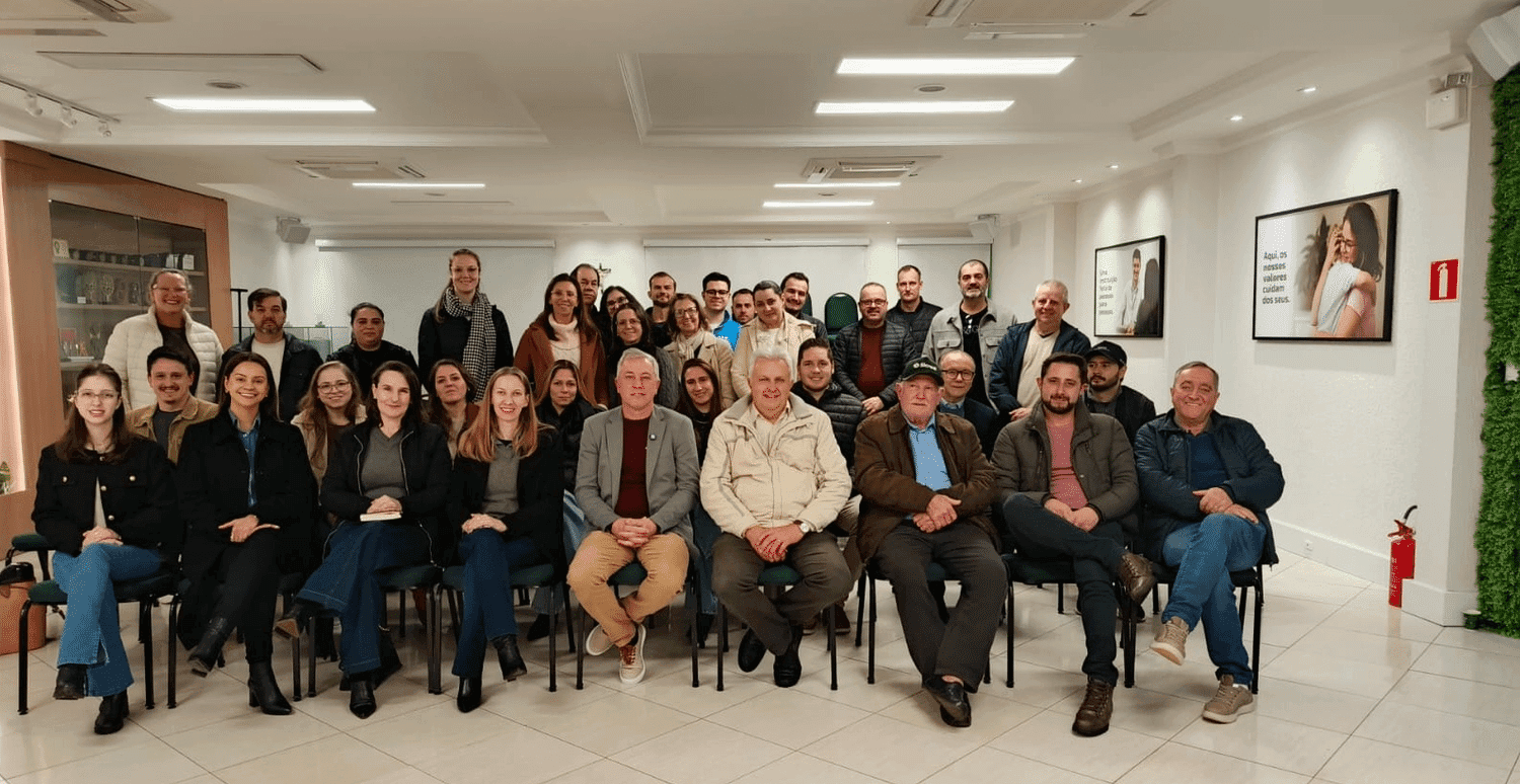 Empresários participam de palestra sobre impactos da reforma tributária em Rodeio Bonito