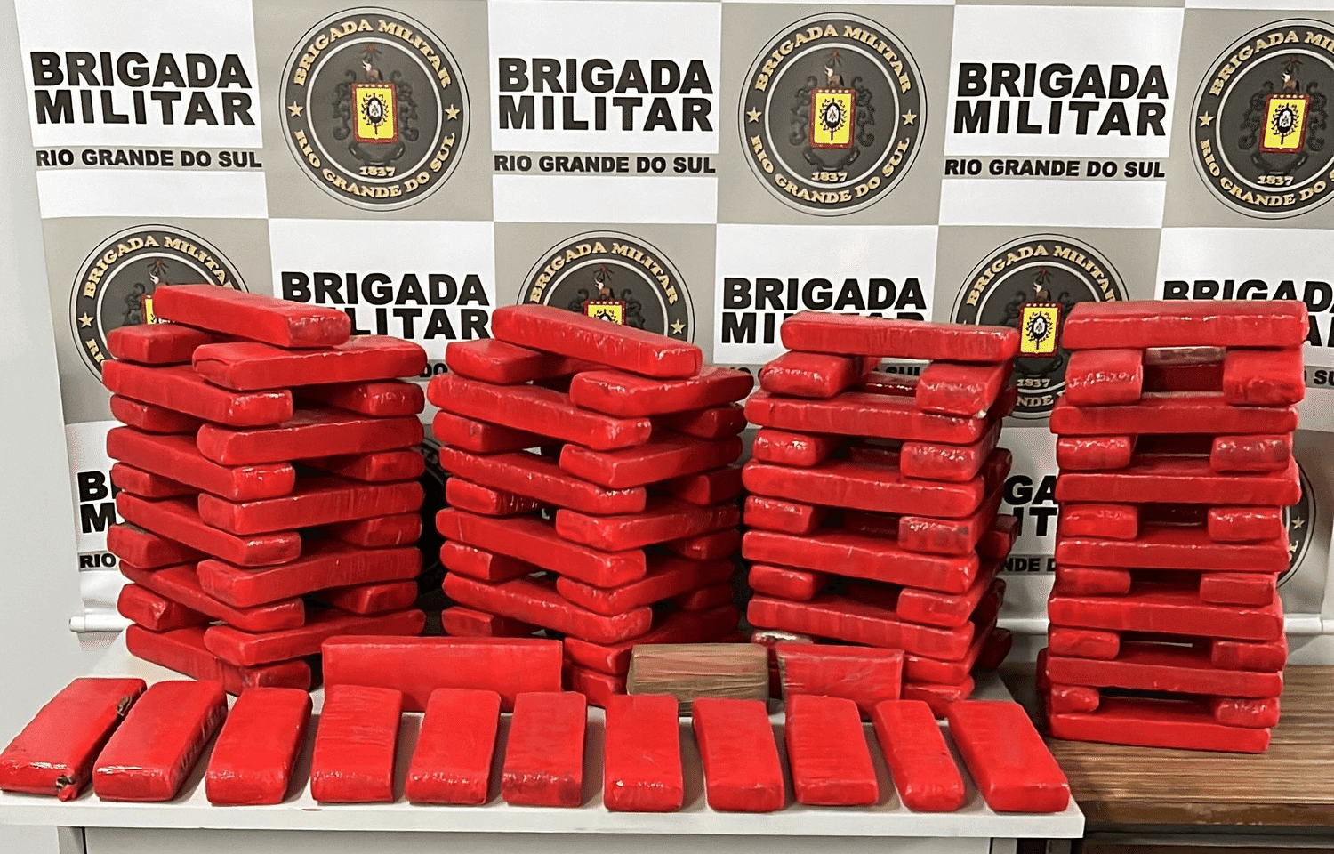 Mais de 70 kg de maconha são apreendidos em Iraí