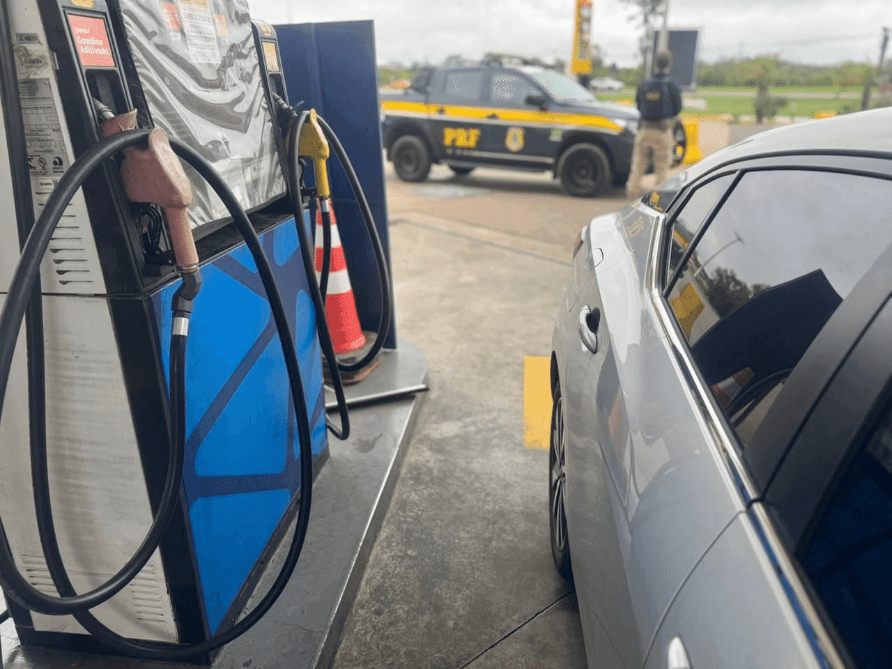 PRF participa de força-tarefa para fiscalizar preços abusivos e irregularidades na venda de combustíveis