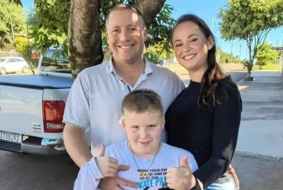 Família morre em grave acidente entre carros e carreta na ERS-210