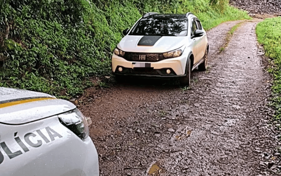 Mulher é rendida e tem veículo roubado entre Constantina e Engenho Velho