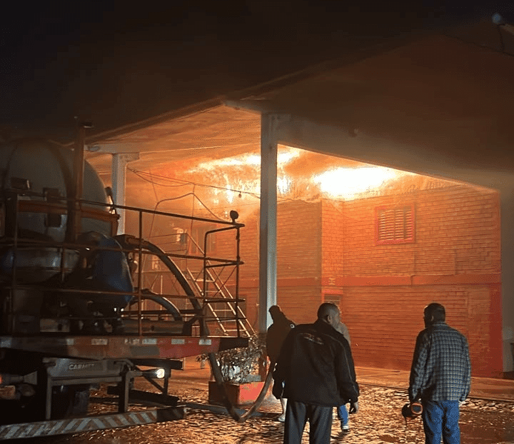 Incêndio destrói silo de armazenagem de grãos em Boa Vista das Missões