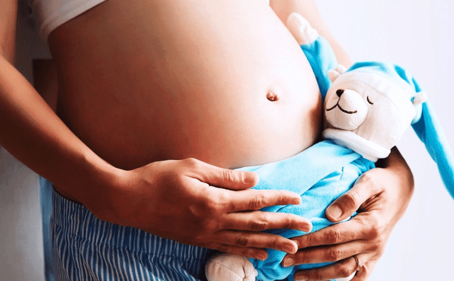 Mais de mil adolescentes se tornam mães por dia no Brasil