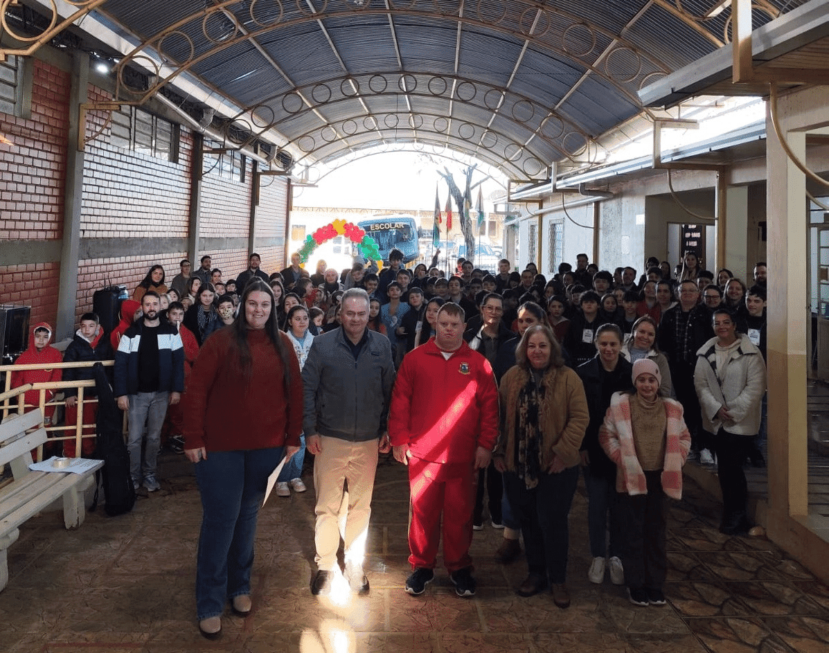 Feira do Conhecimento em Pinhal celebra os 50 anos da Escola União