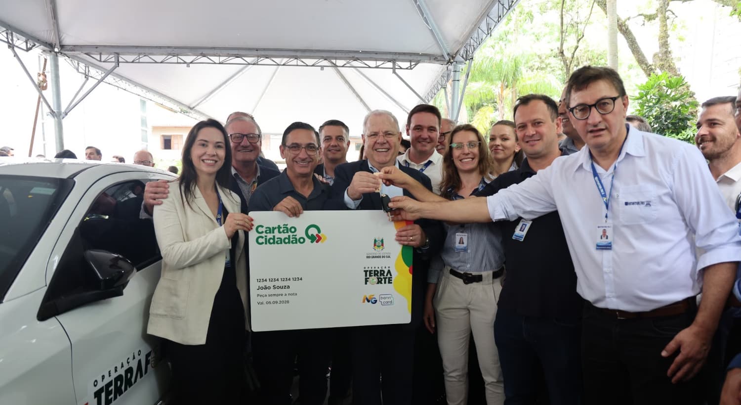 Pinhal, Cerro Grande e Novo Tiradentes são contemplados com veículos da Operação Terra Forte