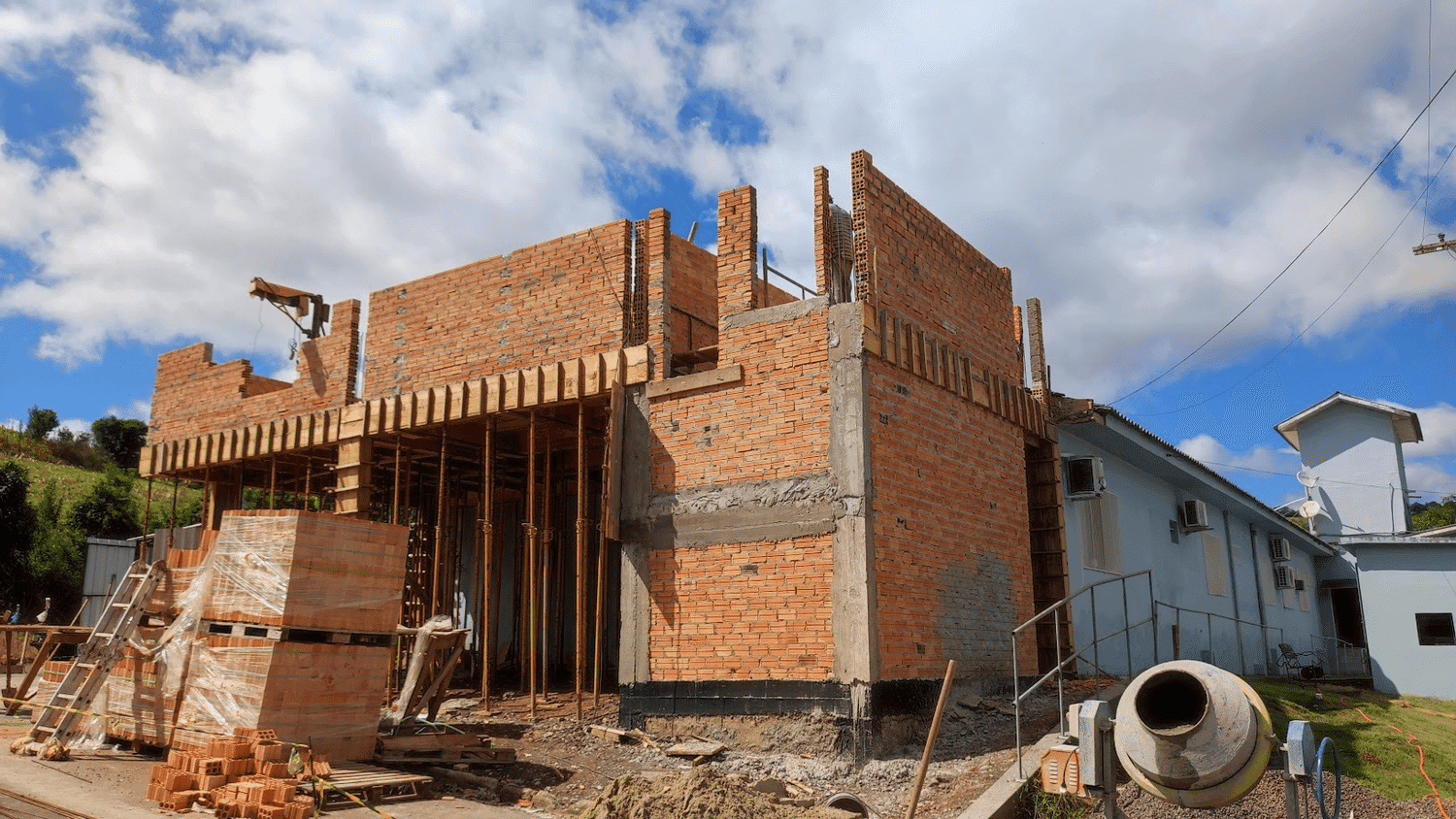 Avança obra de ampliação da Unidade Básica de Saúde de Liberato Salzano