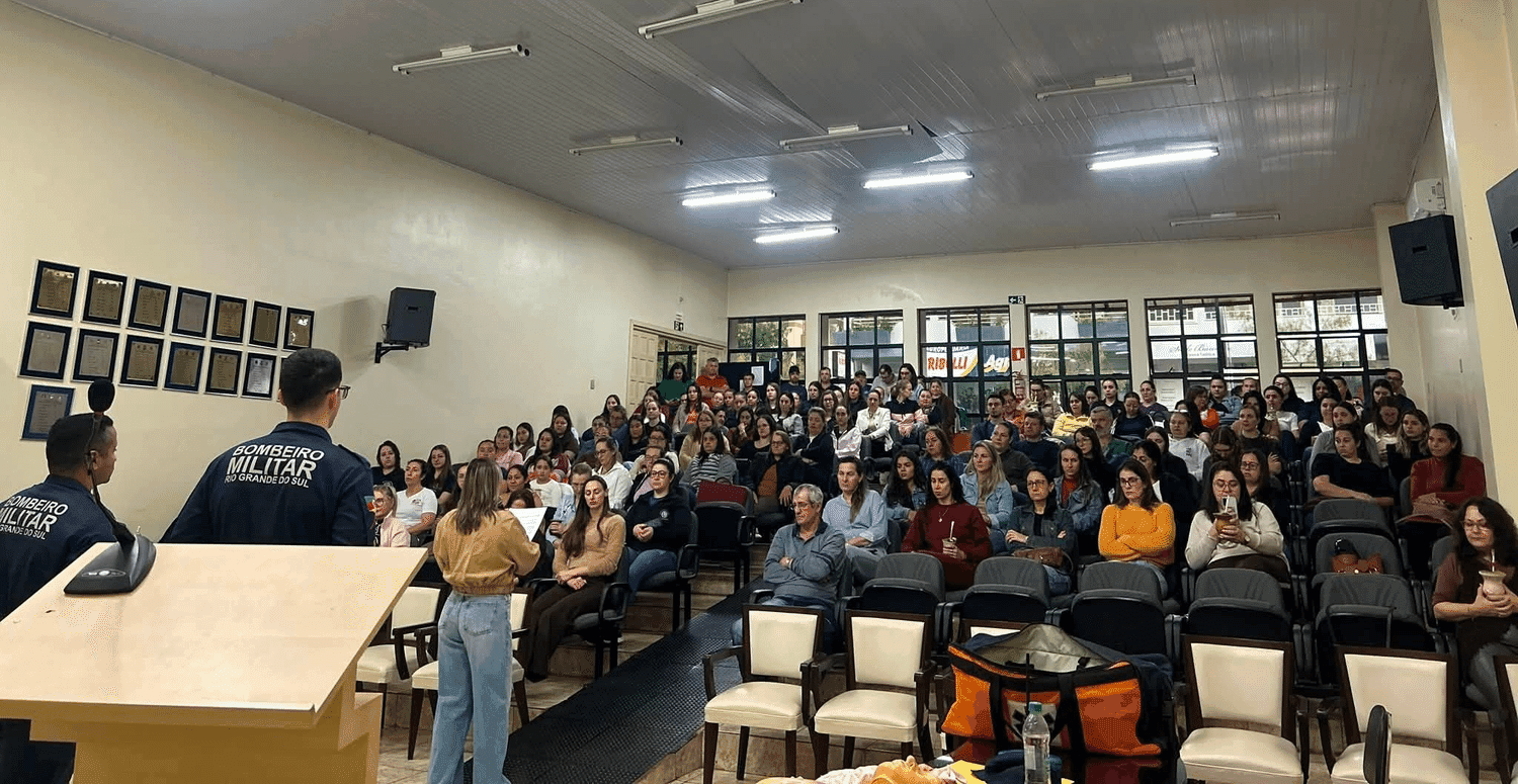 Educação de Liberato Salzano promove formação sobre primeiros socorros e Lei Lucas