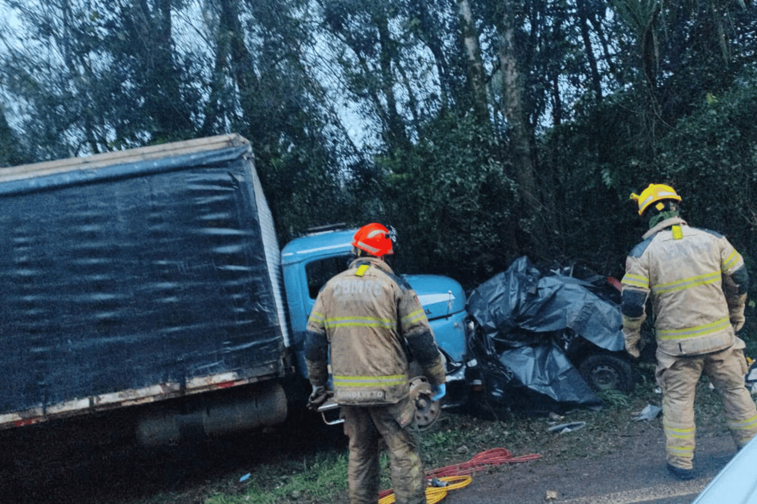 Duas pessoas morrem em colisão frontal na BR-158