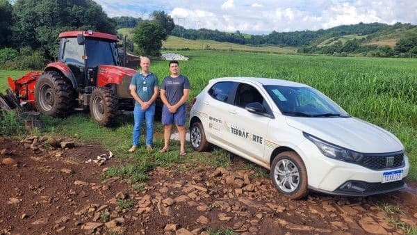 Emater realiza primeiro atendimento com novo veículo da Operação Terra Forte em Novo Tiradentes