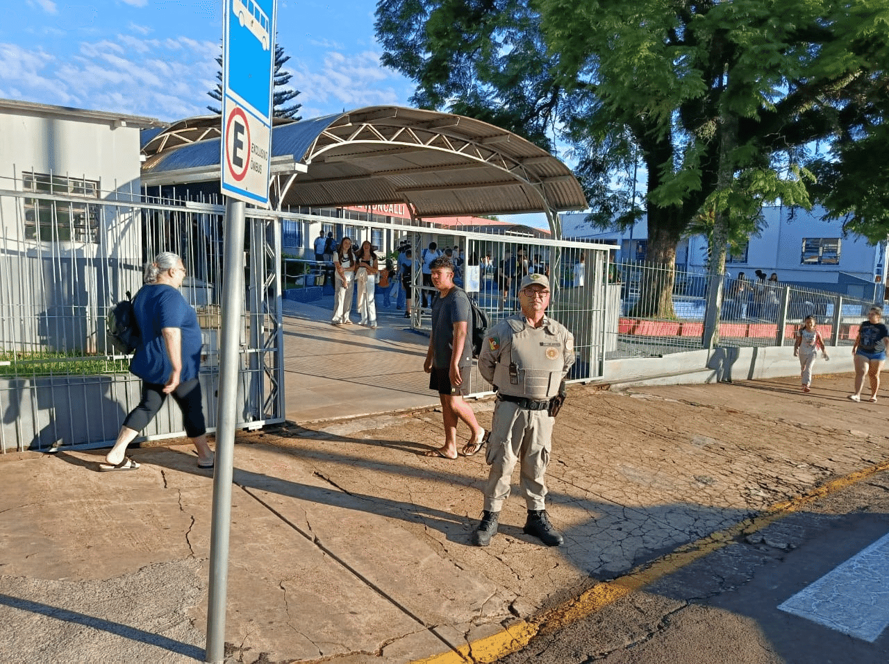 37º BPM amplia patrulhamento em escolas da região durante Operação Volta às Aulas
