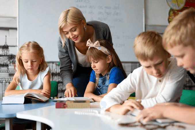 RS contratará mais de dois mil profissionais temporários de educação